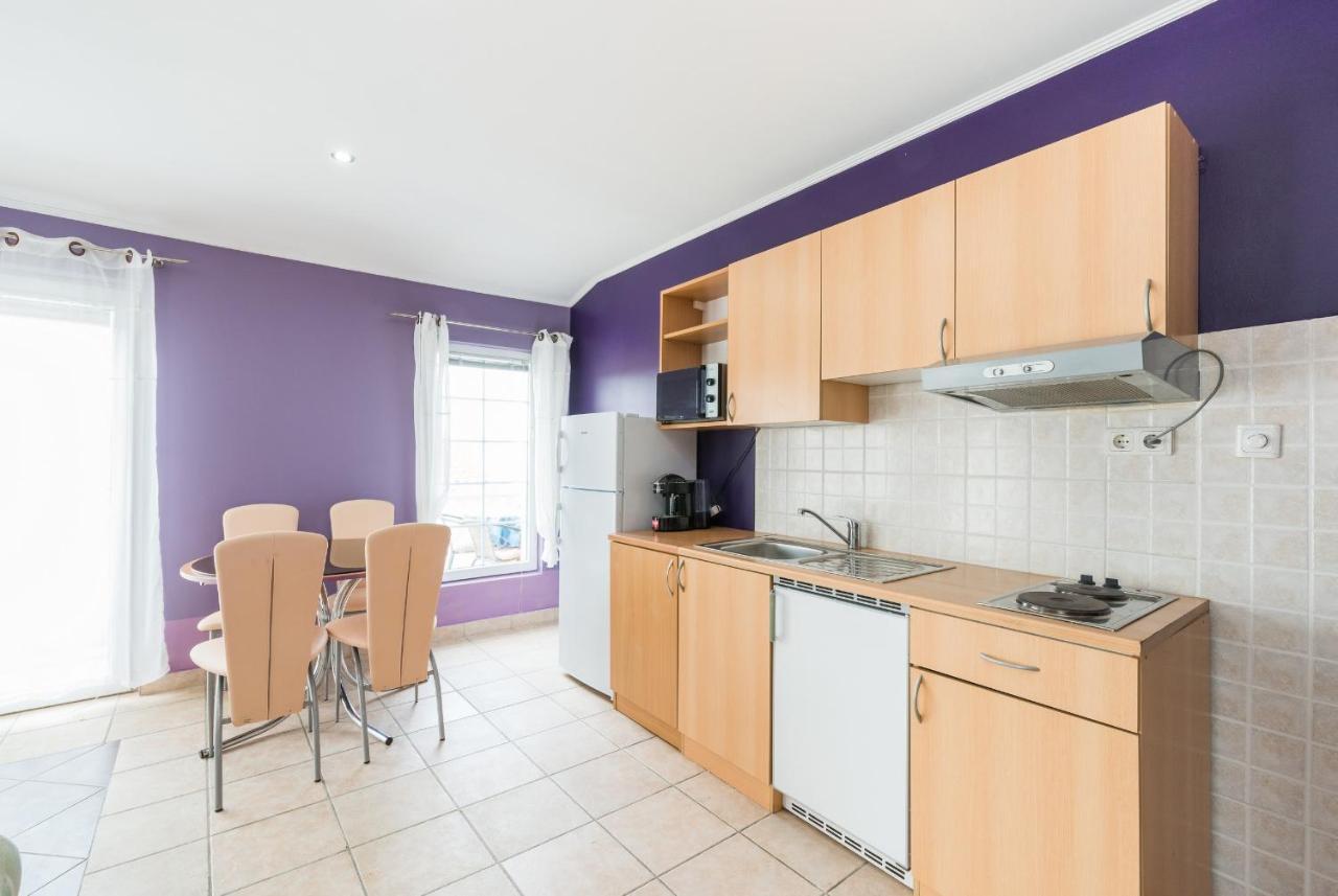 Apartments Mahnet Vir Rum bild